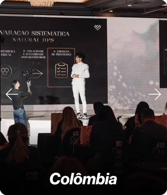 Lucas Cupertino em evento de micropigmentação